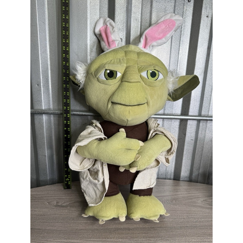 Star Wars Disney Gemmy Yoda 21" Easter‎ Greeter - Pre-owned!